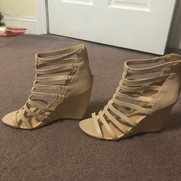 🆕 Express High Wedges - Picture 3 of 7